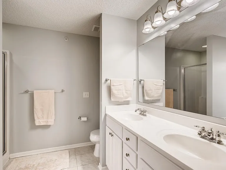 5038 Archer Ln — Photo 16