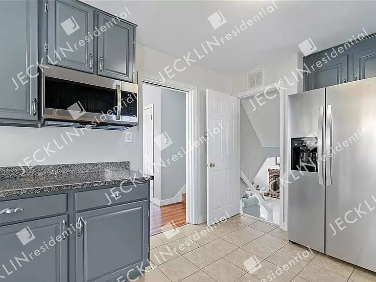 8406 Freestone Ave — Photo 11