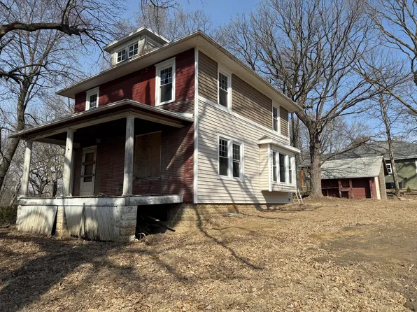 702 Lindberg Dr, Council Bluffs, IA 51503
