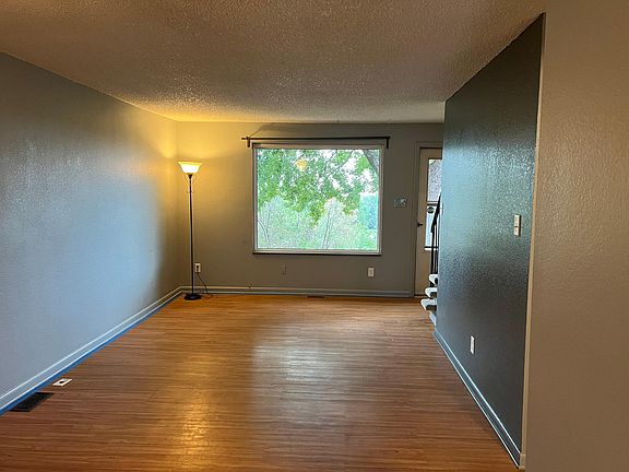 3rd image of 480 Gladiola St
