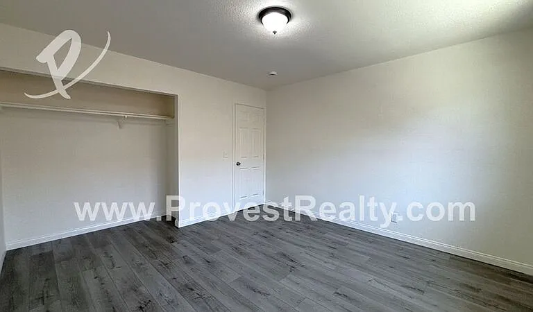 11800 White Ave #6 — Photo 9
