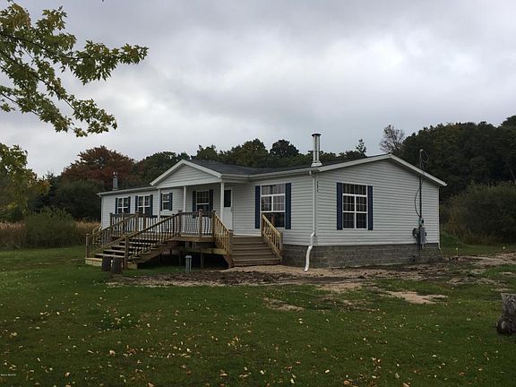3rd image of 4699 N Lakeshore Dr