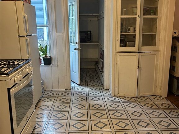 4th image of 289-291 Emerson St