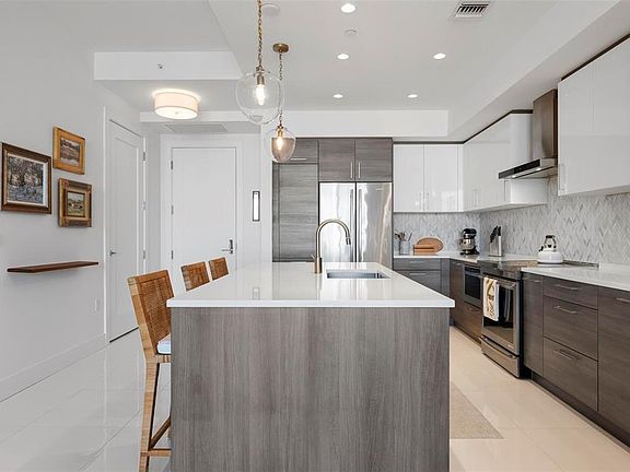 4th image of 111 S PINEAPPLE AVENUE #719