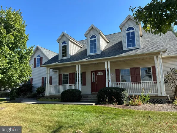 240 Village Heights Dr, State College, PA 16801