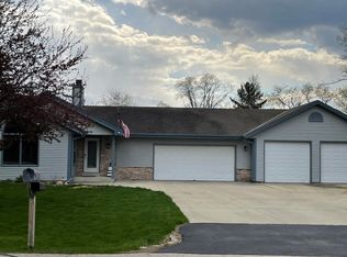 S88W22535 Willow Ct, Big bend, WI 53103