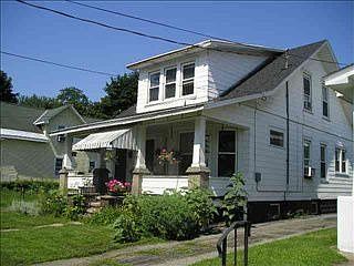 2nd image of 212 Edward St
