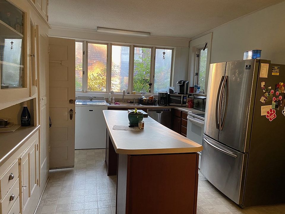2nd image of 20 Marion Ave