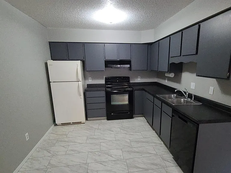 515 Dewey Ave #1 — Photo 6