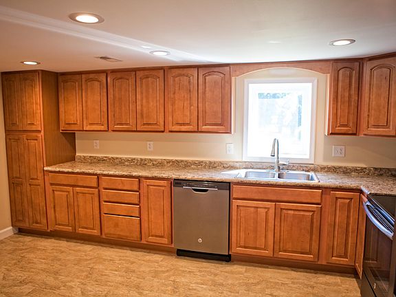 Newly Remodeled Kitchen