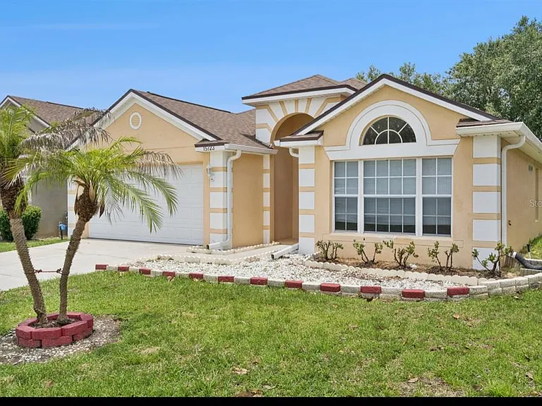 15723 Markham Dr — Photo 1