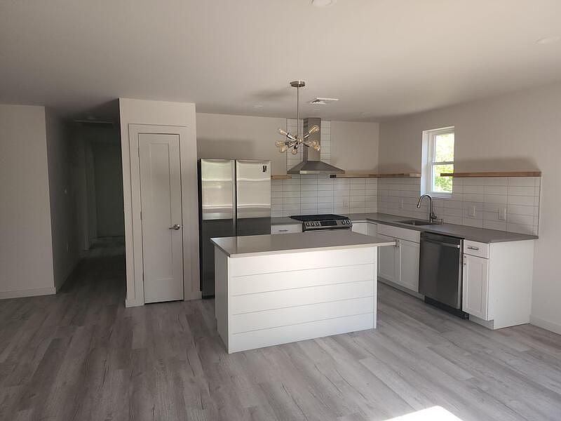 1st image of 25 Highland Ave #B