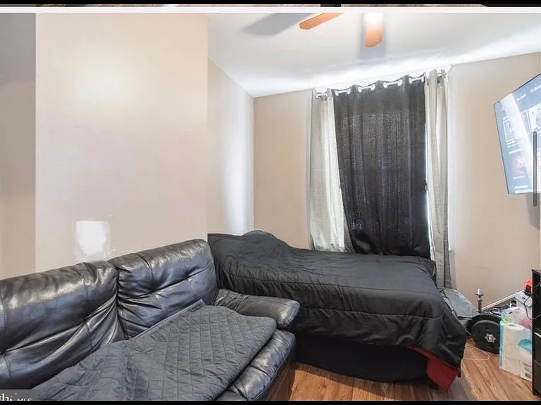 212 W Tioga St #1 — Photo 4