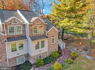 12 Beachwood Ct, Lake Harmony, PA