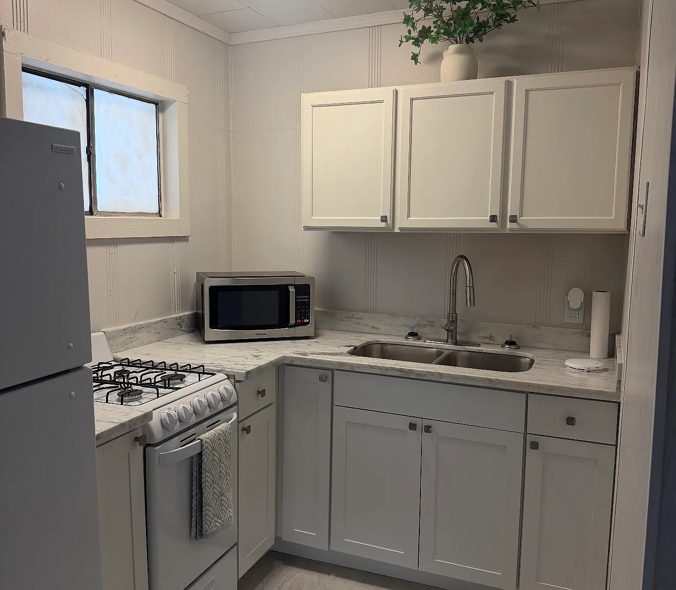 423 Harding St — Photo 2