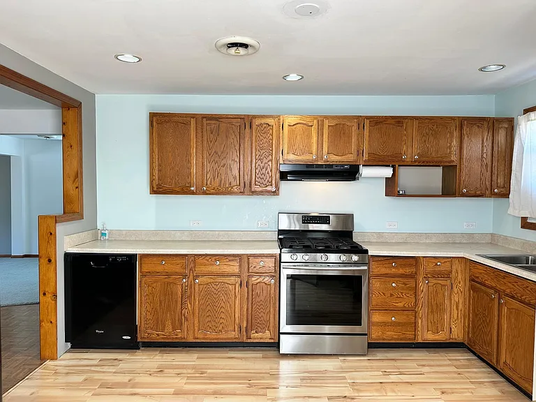 6808 W Forest Preserve Dr — Photo 11