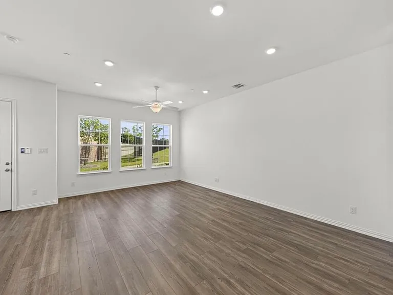 1048 Keene Ridge Dr — Photo 16