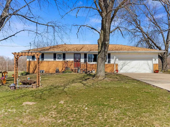 80 Collins Ln, East Peoria, IL 61611