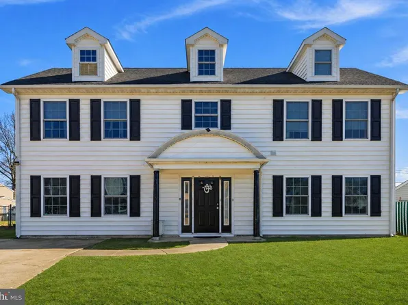 32 Rustleaf Ln, Levittown, PA 19055