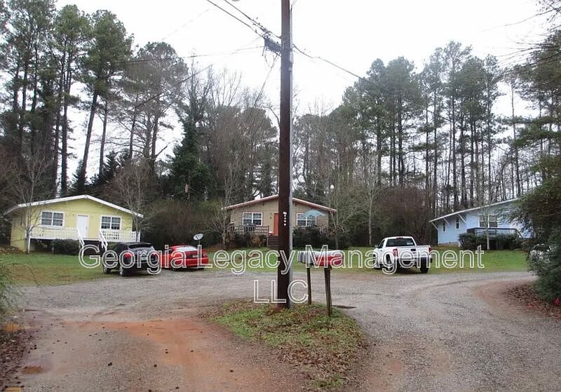 1st image of 725B Beaverdam Rd
