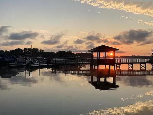 2129 Regatta Ln Unit 301, Denver, NC 28037