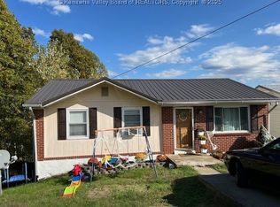 1452 Clearview Heights Rd, Charleston, WV 25312