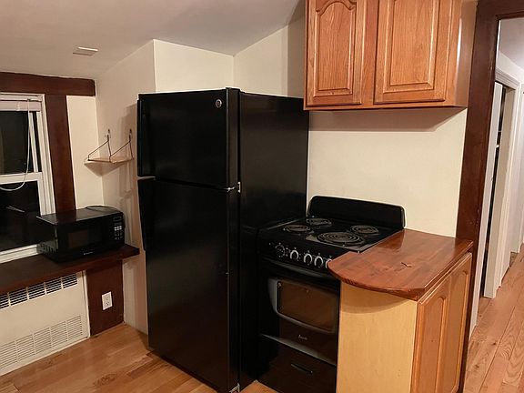 3rd image of 347 E 241st St Floor 3