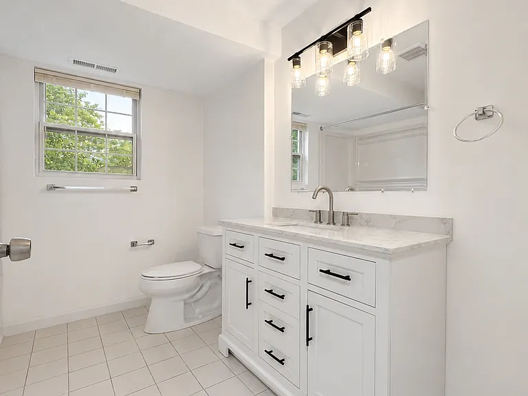 104 Middlesex Rd #2 — Photo 18