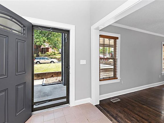 5th image of 4916 Forest Ave