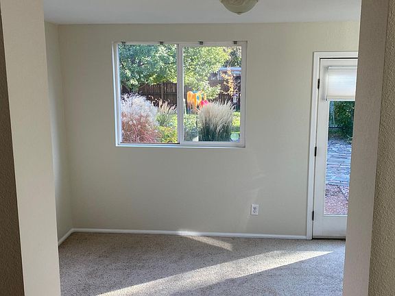 Sun room/bonus space perfect for an office or playroom.