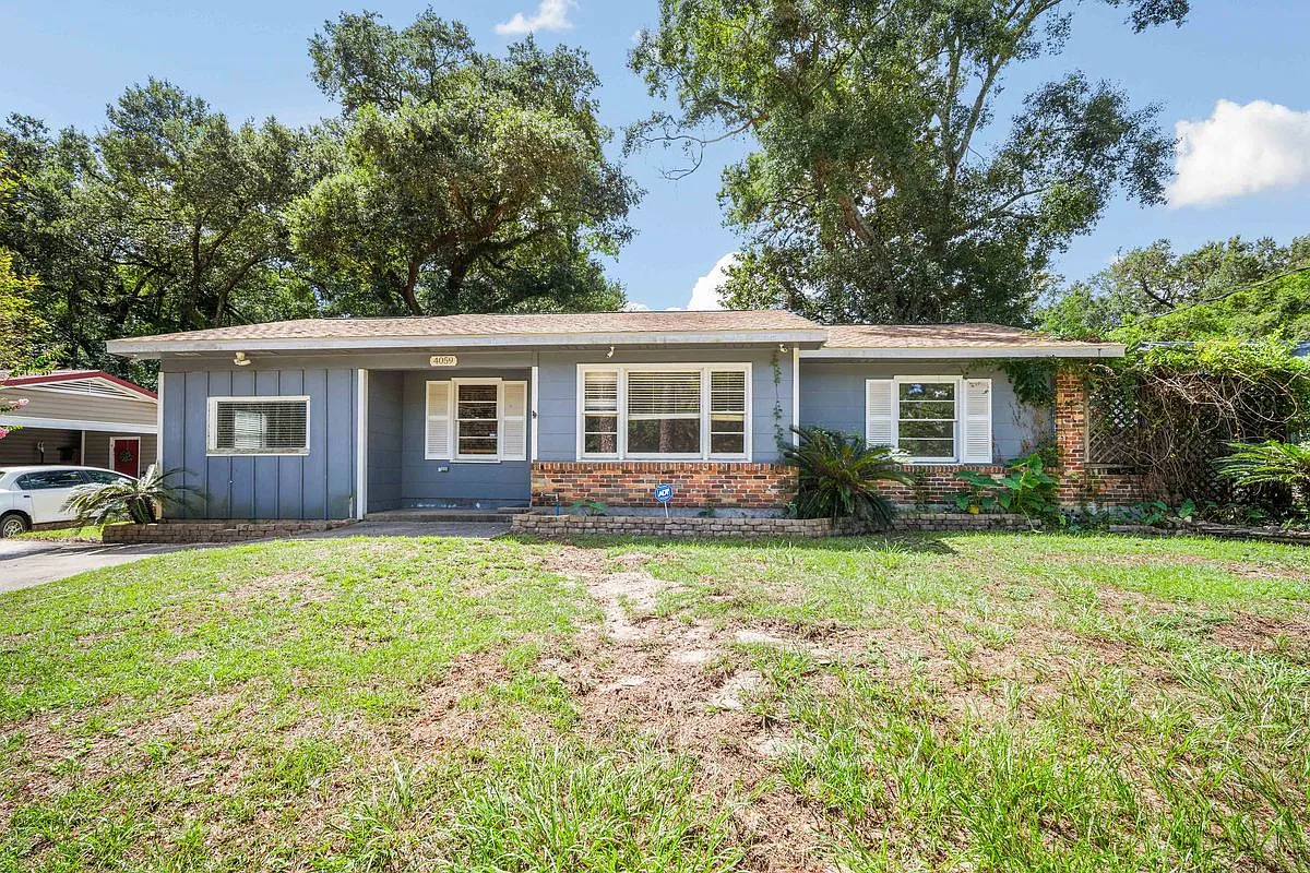 4 bed, 1.0 bath, 1200 sqft, $1,685 — Photo 1