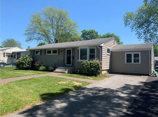 114 Hanover St, Warwick, RI 02886