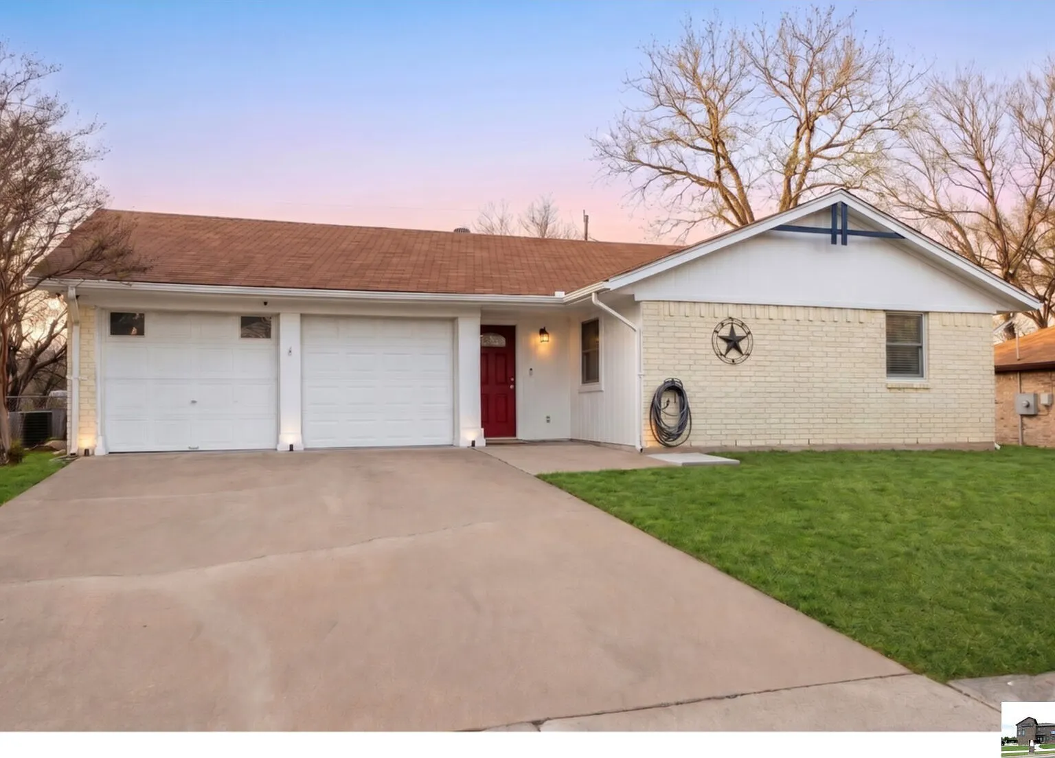 3 bed, 2.0 bath, 1372 sqft, $1,200 — Photo 1