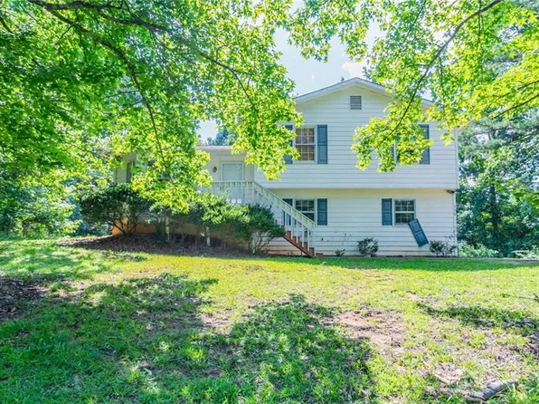 140 Beverly Park Ct, Newnan, GA 30263