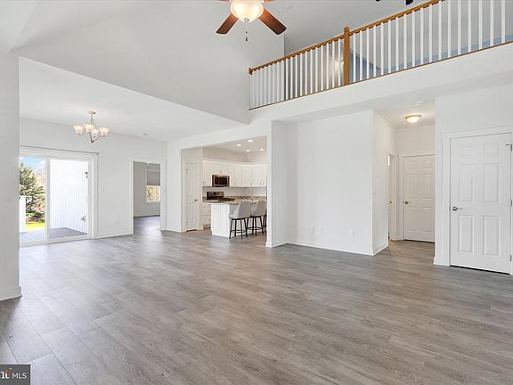 3rd image of 3614 Cascades Dr