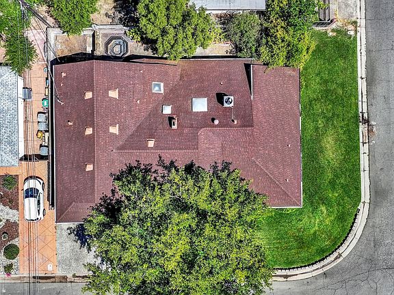 5th image of 2225 Franco Lane