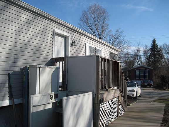 Handicap Wheelchair Lift