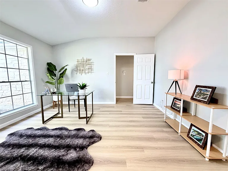 2417 Hallie Ln — Photo 13