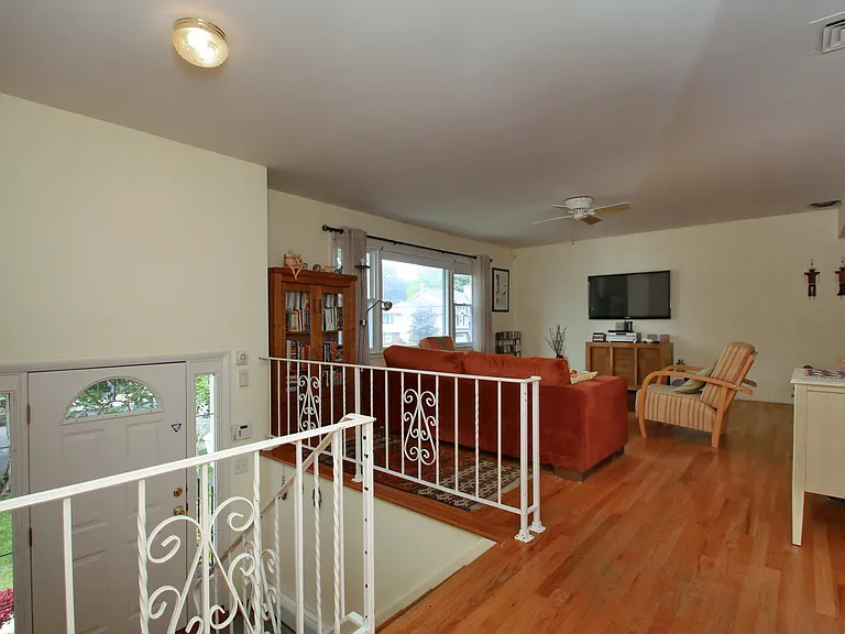 42-05 Naugle Dr — Photo 12
