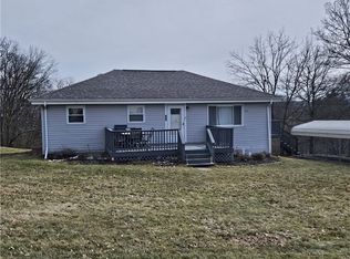 302 Wylie Ave, Houston, PA 15342