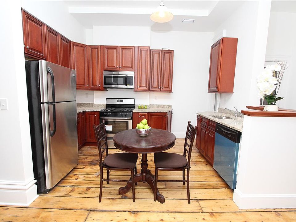 1st image of 100 Woodlawn Ave