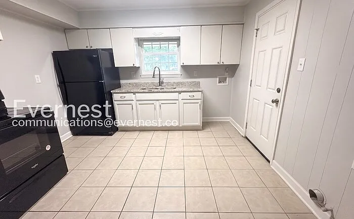 8304 Baldwyn Cv — Photo 4
