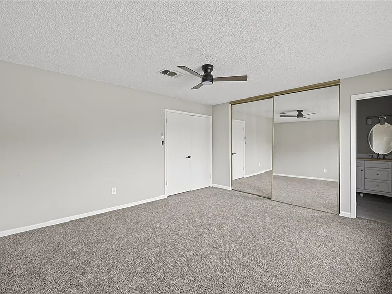 2340 Woodland Park Dr #113 — Photo 32