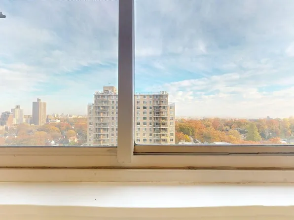 118-17 Union Turnpike image 32 of 49