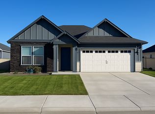 8214 Cardinal Peak St, West Richland, WA 99353