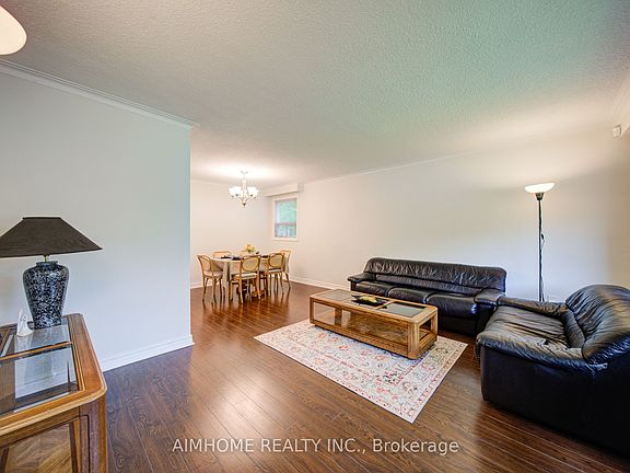 5th image of 119 McNicoll Ave
