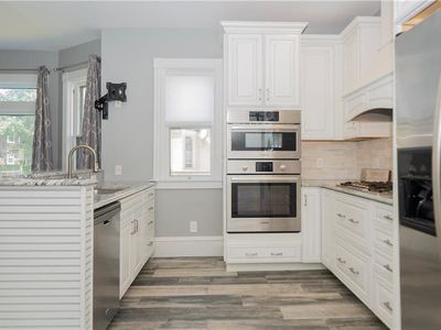 28 Rhode Island Ave, Newport, RI, 02840