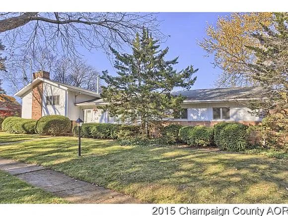 1004 Brighton Dr photo 1
