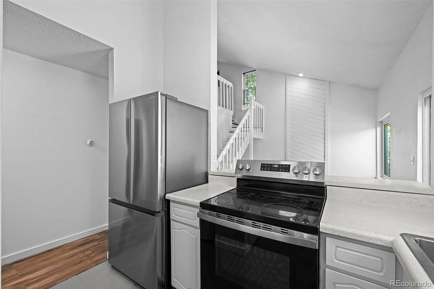 2 bed, 1058 sqft, $2,225 — Photo 3