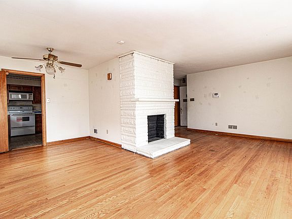 2nd image of 2930 Madge St